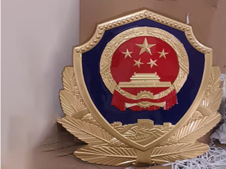 大型警徽制作符合审美需求